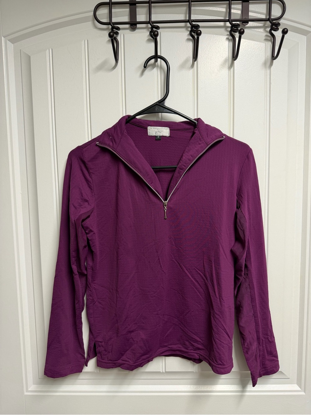 The Wellington Collection purple sun shirt/w mesh lined sleeves, size S.